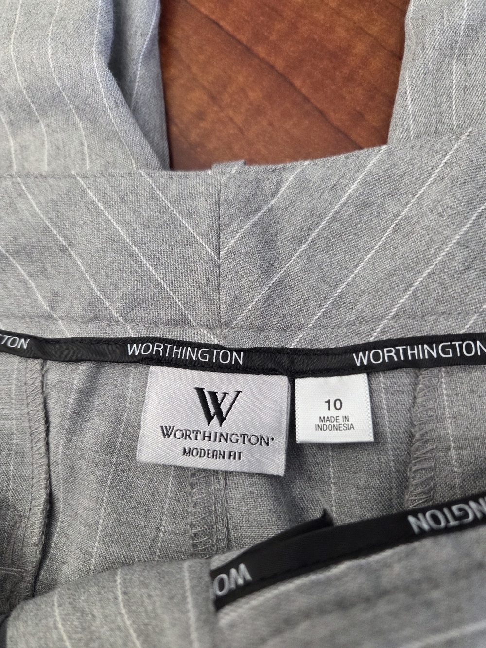 Worthington Light Gray & White Pinstripe Cropped Pants - Picture 2 of 10